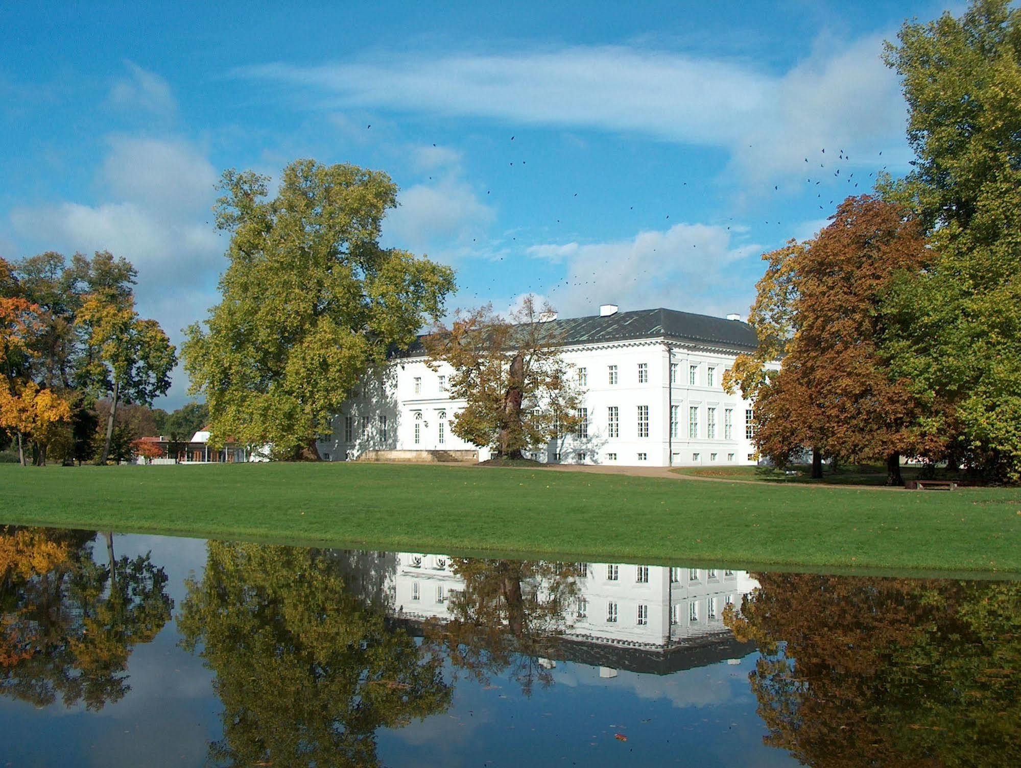 Hotel Schloss Neuhardenberg Extérieur photo